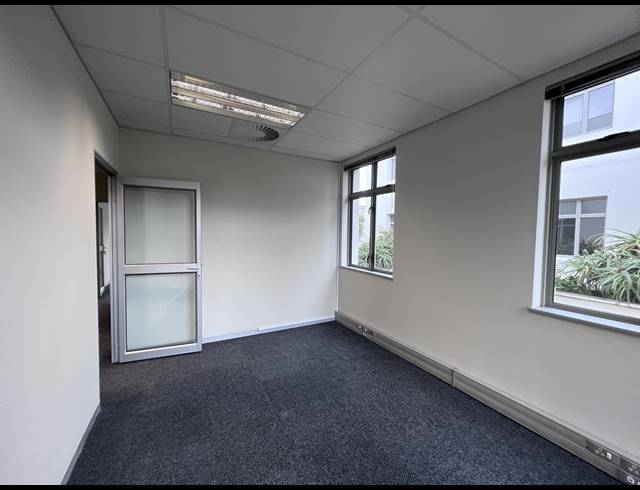 124M² OFFICE TO LET IN CENTURY CITY